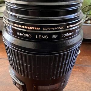 CANON EF MACRO 100mm 1:2.8 USM
